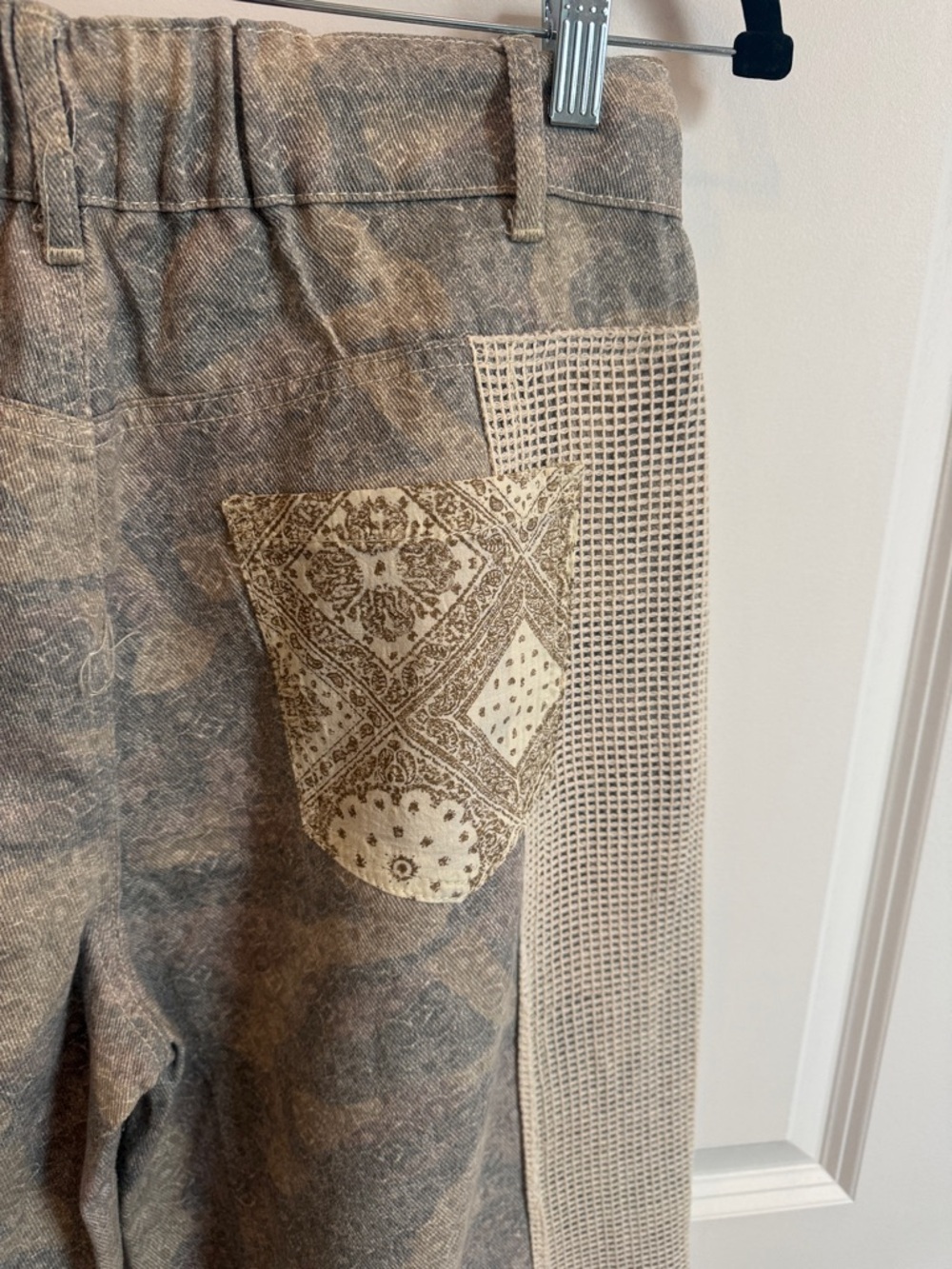 POL Neutral Patchwork Wide-Leg Pants with Crochet Details- SMALL - Picture 13 of 17